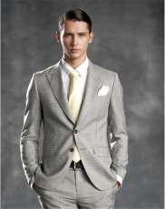 定制商務西裝的顏色圖案以及風格